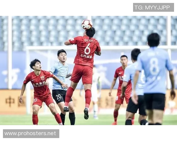 西安足球队在城市联赛中以50分稳居榜首展现强劲实力 西安足球队在城市联赛中以50分稳居榜首展现强劲实力