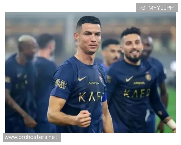 足球明星指人究竟是哪个足球巨星引发了球迷热议与关注 足球明星指人究竟是哪个足球巨星引发了球迷热议与关注