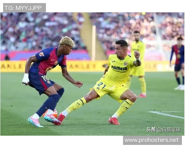 足球明星收到意外礼物感动瞬间分享与球迷的温暖互动故事 足球明星收到意外礼物感动瞬间分享与球迷的温暖互动故事